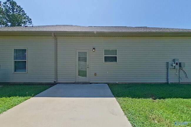 Building Photo - 344 White Oak Cir