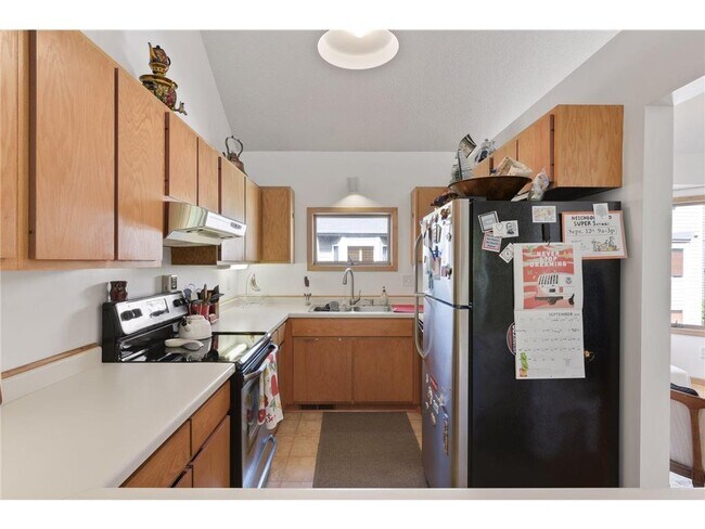 Building Photo - 2858 Kenwood Isles Dr