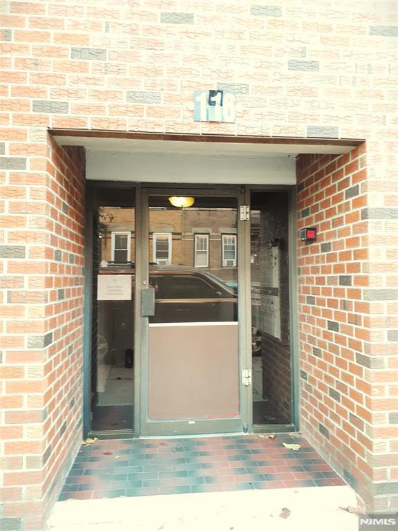 Building Photo - 116 71st St