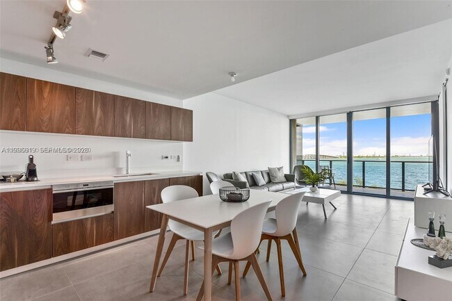 Building Photo - 3131 NE 7th Ave