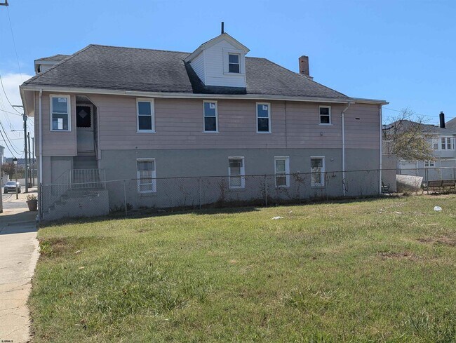 Building Photo - 420 N Massachusetts Ave