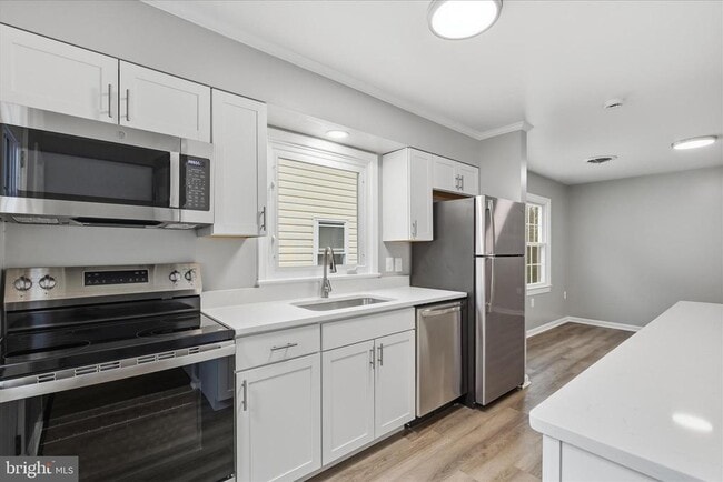 Building Photo - 130 Cox Rd