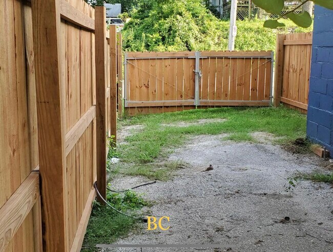 Building Photo - 6514 E 17th St