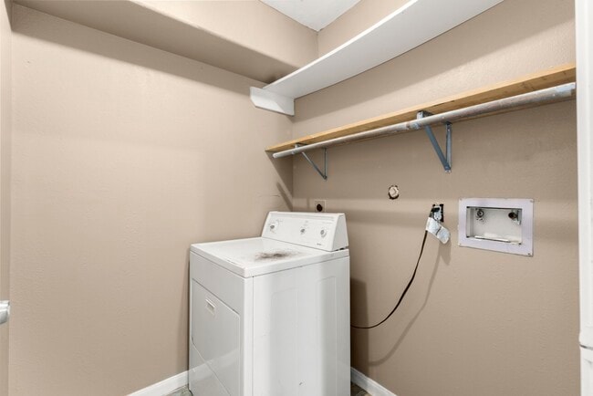 Building Photo - 2444 Margaret St