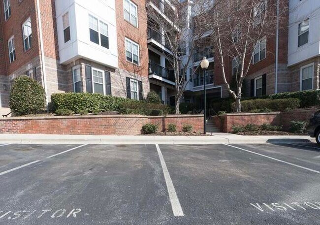 Building Photo - 501 Hungerford Dr