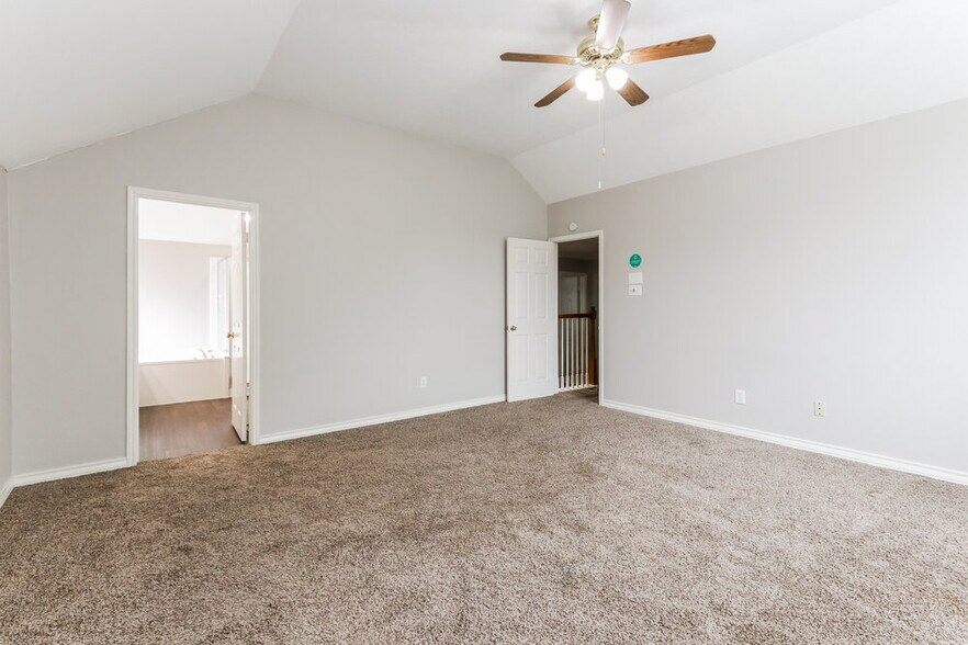 Building Photo - 18622 Sandelford Dr