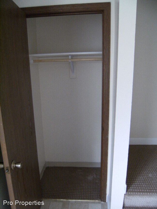 Building Photo - 3004 S 68th Ct
