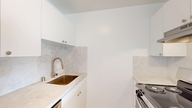 Building Photo - 2031 Castro St