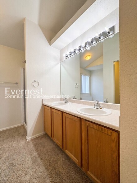 Building Photo - 10545 Ashwood Ct
