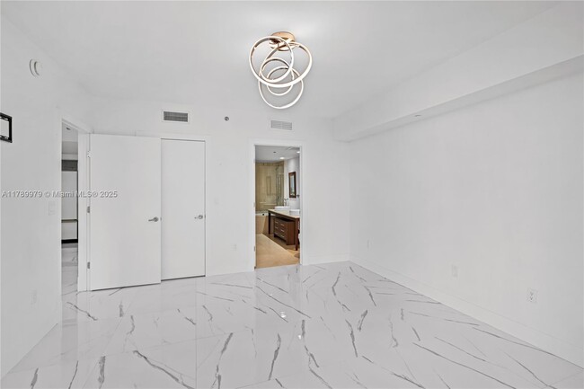 Building Photo - 475 Brickell Ave