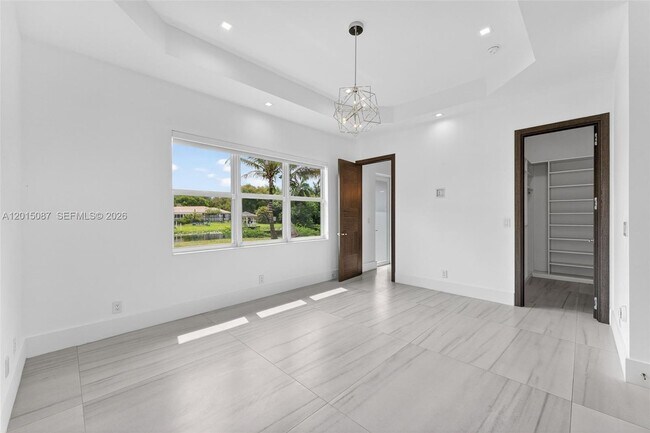 Building Photo - 2400 SW 112th Ave
