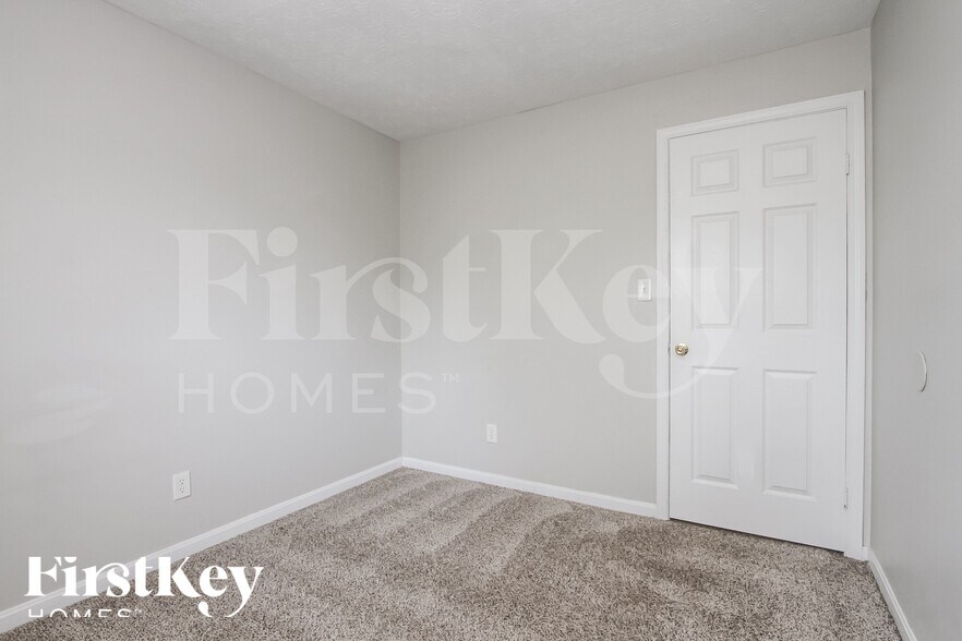 Building Photo - 7732 Hoyt Ave