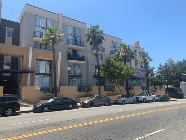 Building Photo - 360 W Avenue 26