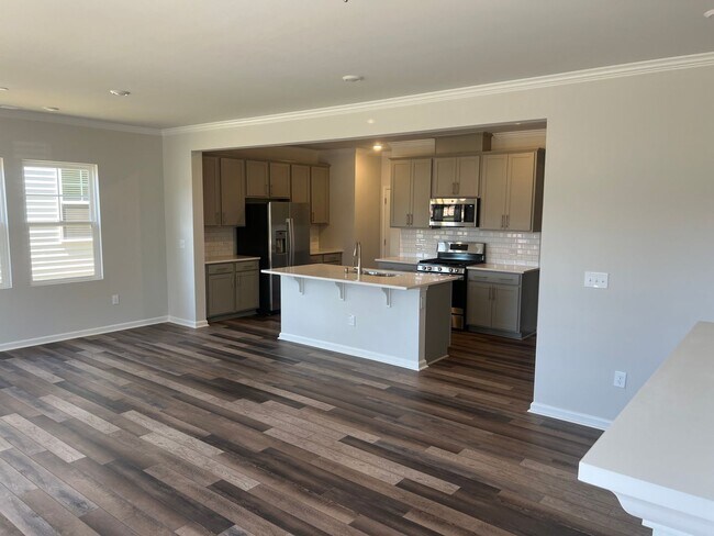 Building Photo - **3 Bed, 2.5 Bath Home for Rent @ Triple C...