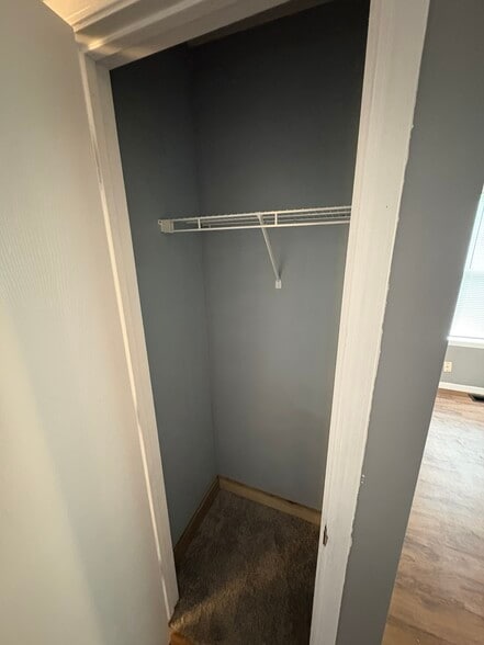 Building Photo - 1835 Carpenter Cir