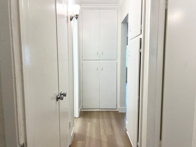 Building Photo - Bright 2 bed 1 bath in Pacific Beach