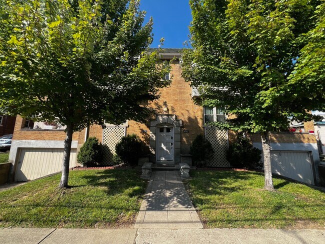 Building Photo - 4912 Relleum Avenue