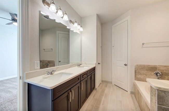 Building Photo - 1517 Canter Bayou Way