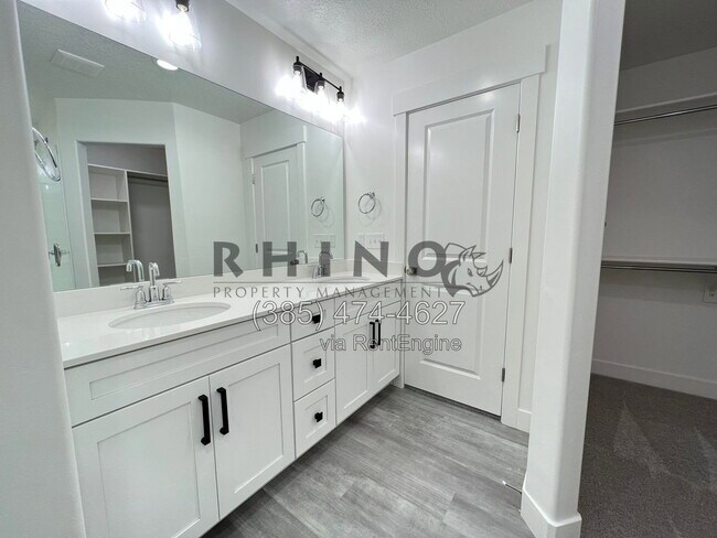 Building Photo - 13941 Little Rdg Ln
