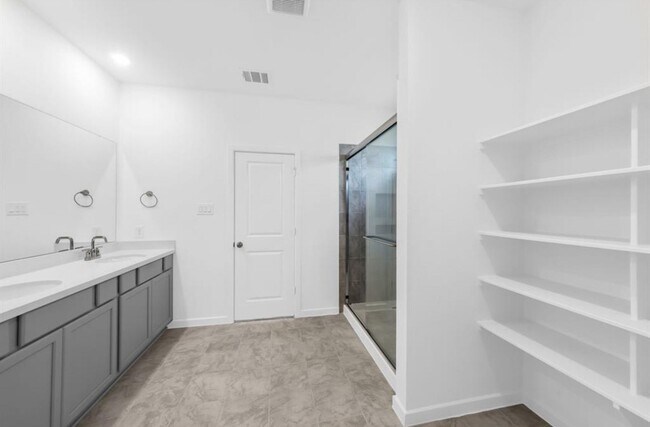 Building Photo - 9739 Bixby Crk Dr