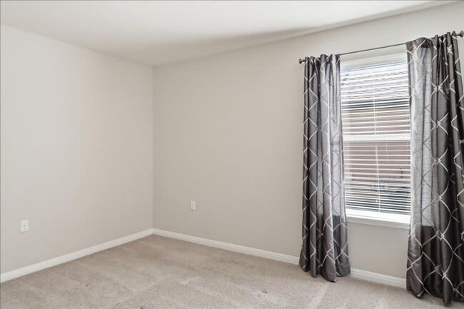 Building Photo - 816 Hamilton Ln
