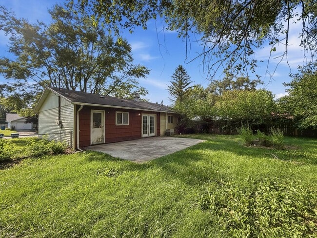 Building Photo - 836 Eastmont Dr