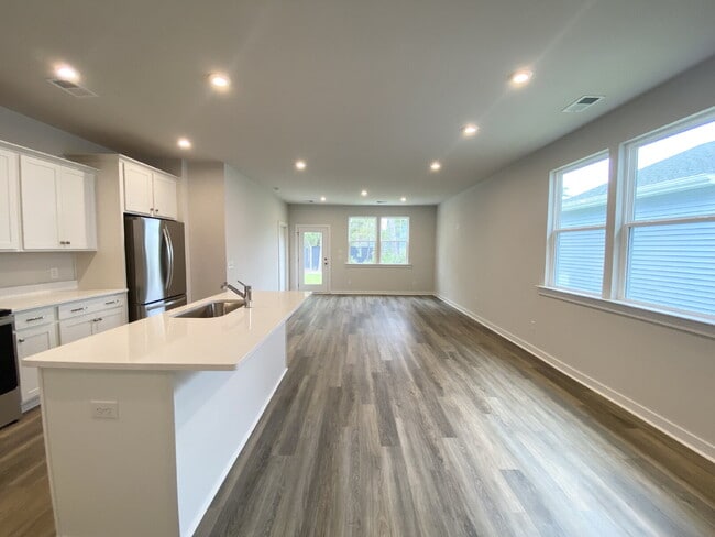 Building Photo - Brand New Single Family Home Just Minutes from Old Town Bluffton!