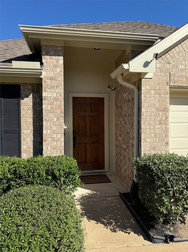 Building Photo - 16818 Ranger Ridge Dr