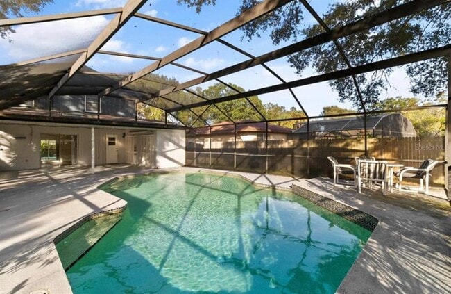 Building Photo - 8413 Shady Glen Dr
