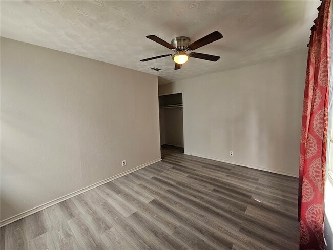 Building Photo - 119 Palm Oak Dr