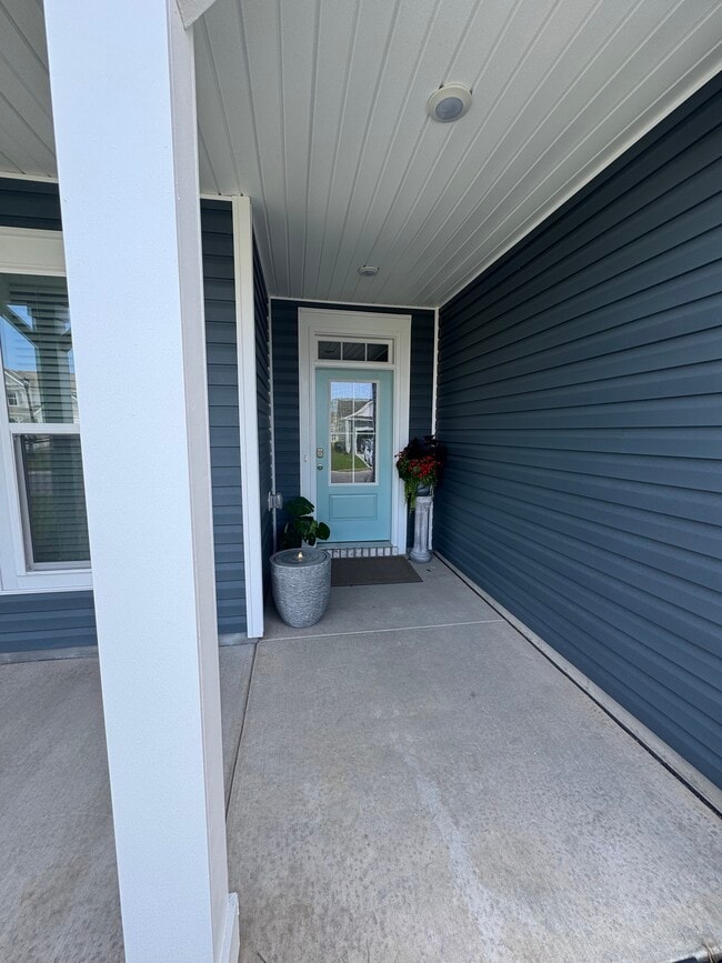 Building Photo - 5435 Shelly Lynn Dr