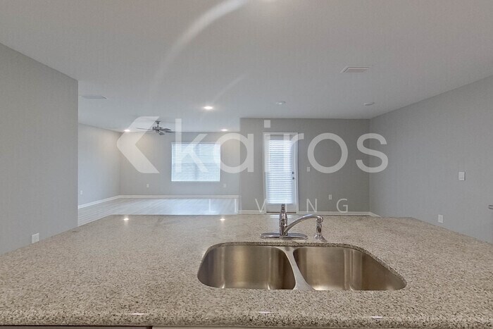 Building Photo - 4675 Malay Cir