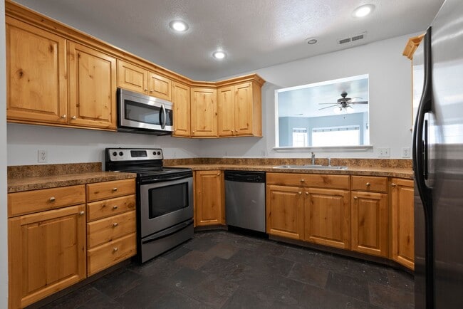 Building Photo - 602 Trejo St