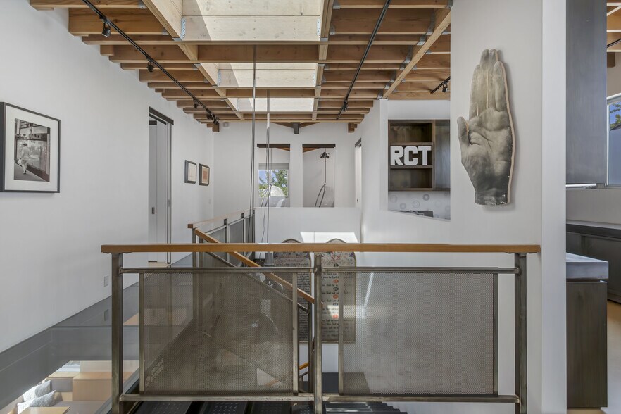 Building Photo - 1028 23rd St