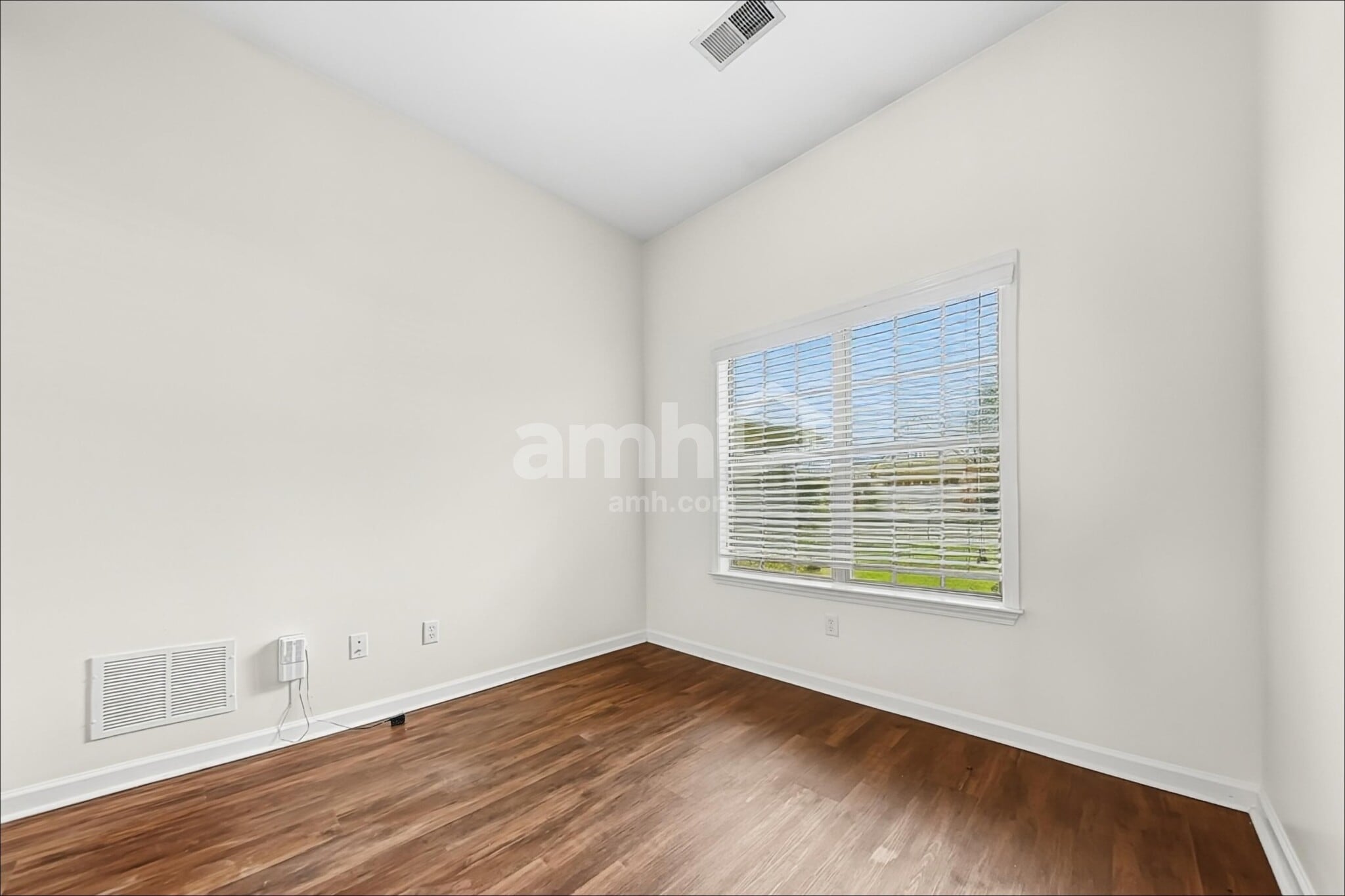 Building Photo - 1679 Farkleberry Dr