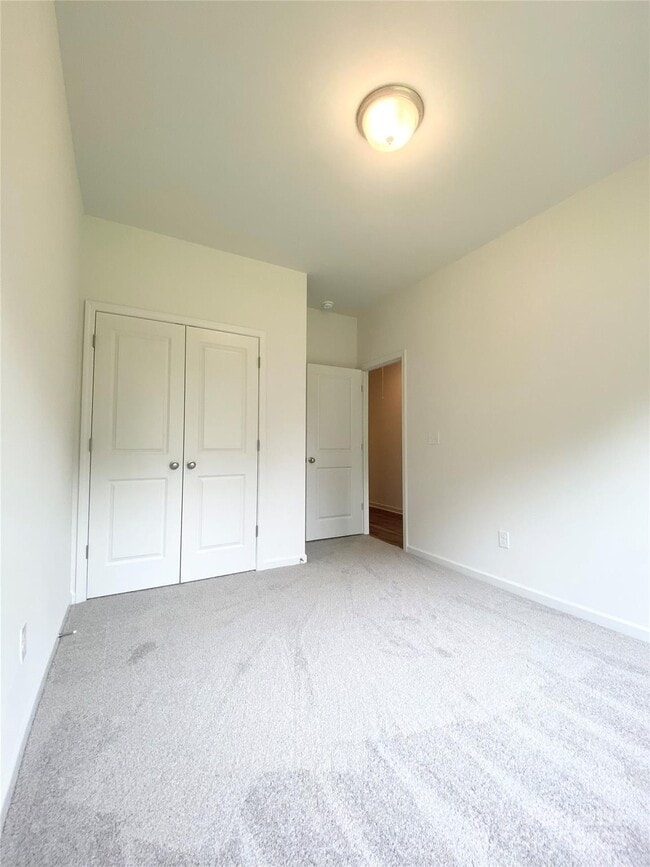 Building Photo - 6305 Lake Dr