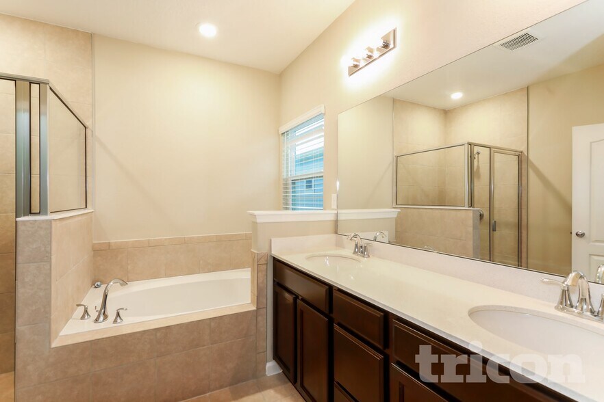 Building Photo - 165 Bloomfield Wy