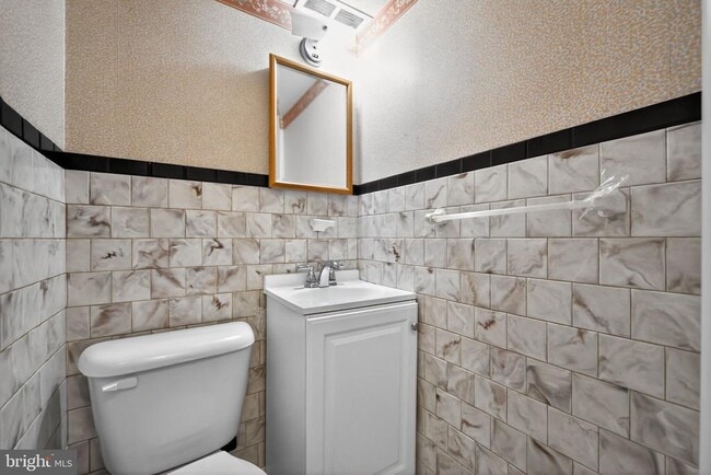 Building Photo - 9050 Convent Ave