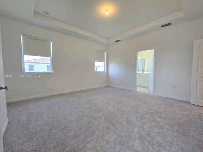 Building Photo - 2670 SE 24th Ct