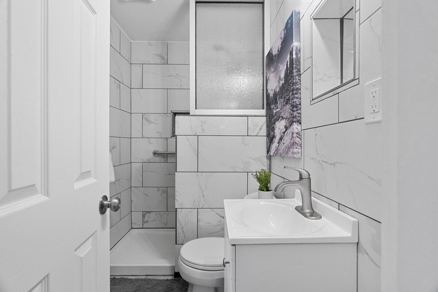 Building Photo - 6444 Wade Ave