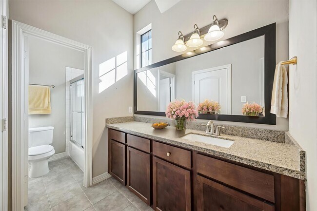 Building Photo - 5749 Larkin St