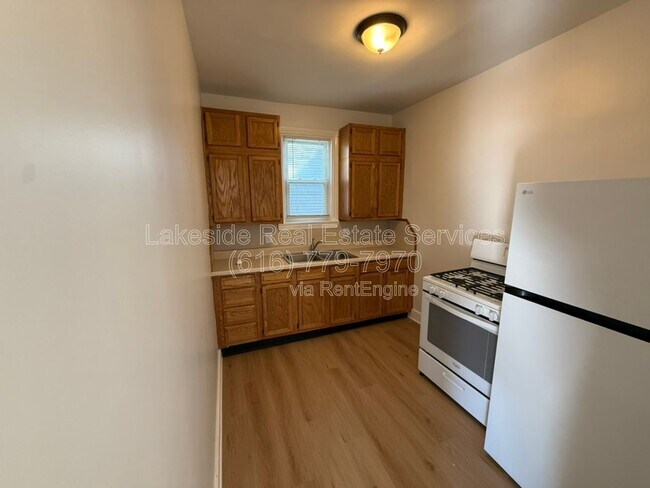 Building Photo - 1101 Dayton St SW