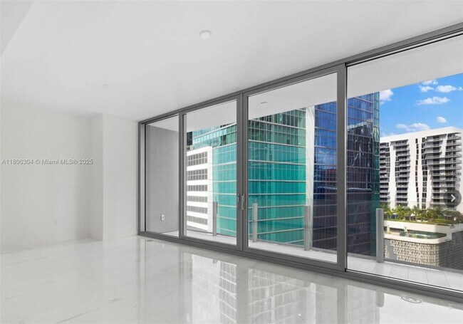 Building Photo - 300 Biscayne Blvd Way