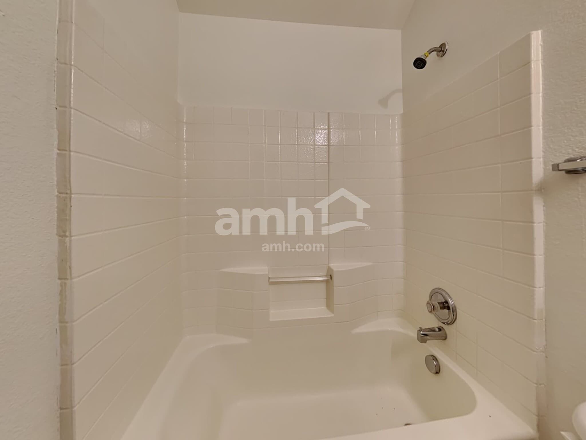 Building Photo - 1804 Heron Dr