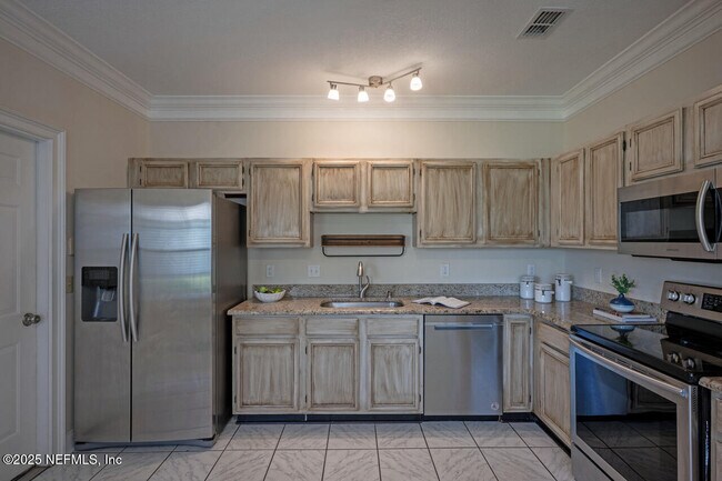 Building Photo - 2958 Lantana Lakes Dr E