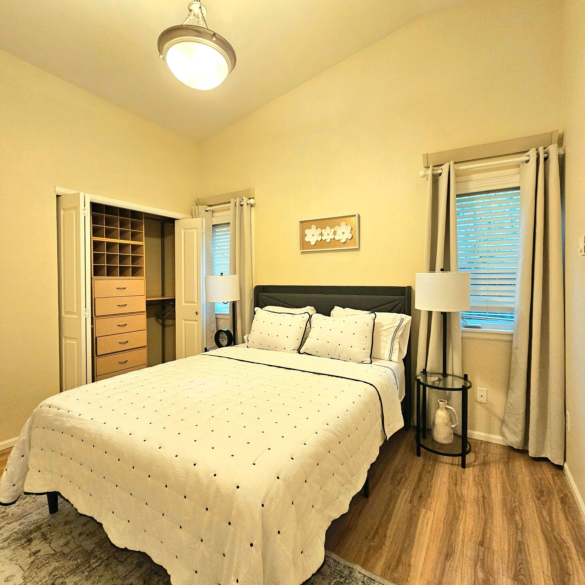 Building Photo - 5631 Acclamation St E