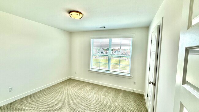 Building Photo - 5695 Pleasant Pk Pl