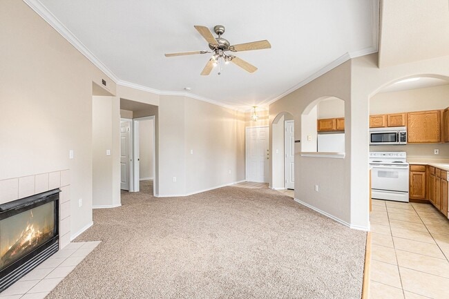 Building Photo - 2 bedroom Condo ,Gated community  Hillsbor...