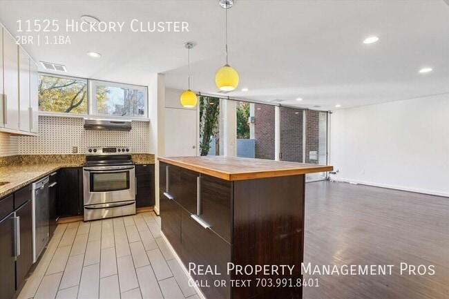 Building Photo - 11525 Hickory Cluster