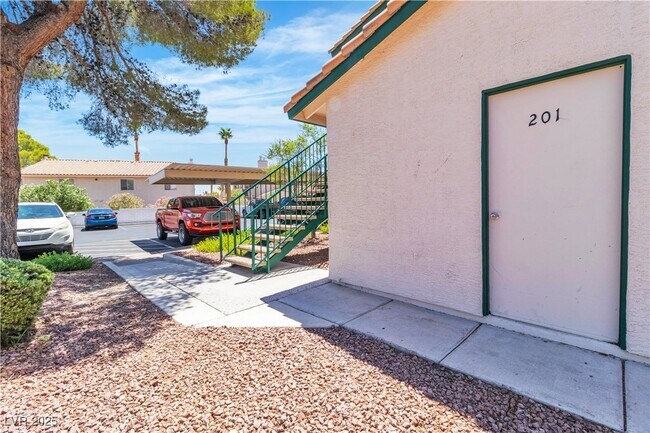 Building Photo - 1345 Cinder Rock Dr
